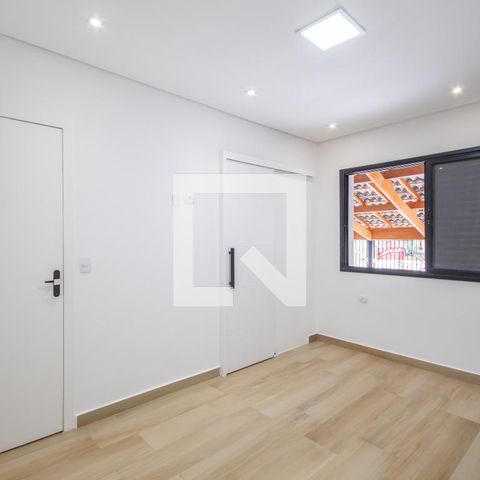 Casa à venda com 150m², 2 quartos e 2 vagas Casa à venda com 150m², 2 quartos e 2 vagasSuíte