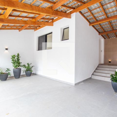 Casa à venda com 150m², 2 quartos e 2 vagas Casa à venda com 150m², 2 quartos e 2 vagasGaragem