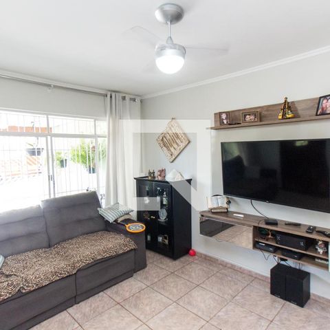 Casa à venda com 132m², 3 quartos e 2 vagasSala  