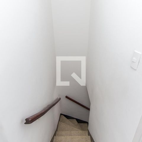 Casa à venda com 132m², 3 quartos e 2 vagasEscada 