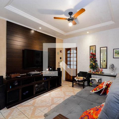 Casa à venda com 1025m², 4 quartos e 2 vagasSala