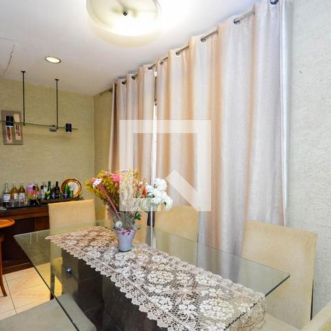 Casa à venda com 1025m², 4 quartos e 2 vagasSala