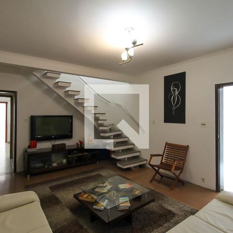 Casa à venda com 150m², 3 quartos e 4 vagasSala