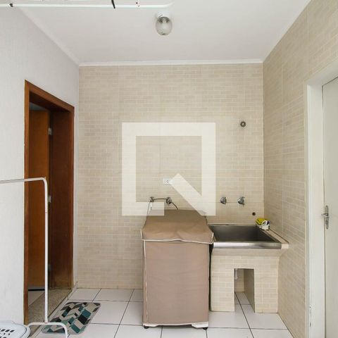 Casa à venda com 150m², 3 quartos e 4 vagasÁrea de Serviço
