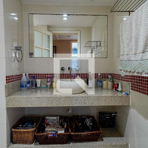 Apartamento à venda com 216m², 3 quartos e 2 vagas Apartamento à venda com 216m², 3 quartos e 2 vagasBanheiro Social