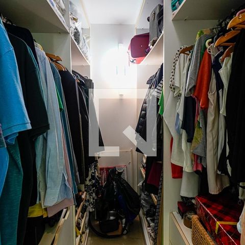 Apartamento à venda com 216m², 3 quartos e 2 vagas Apartamento à venda com 216m², 3 quartos e 2 vagasCloset do quarto Suite