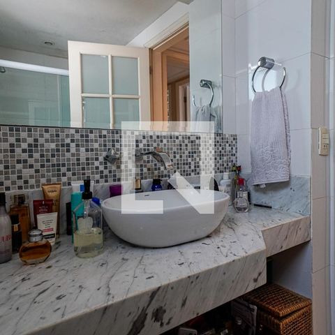 Apartamento à venda com 216m², 3 quartos e 2 vagas Apartamento à venda com 216m², 3 quartos e 2 vagasBanheiro da Suíte