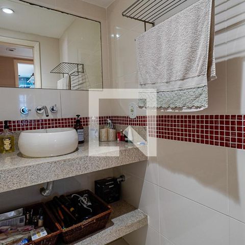 Apartamento à venda com 216m², 3 quartos e 2 vagas Apartamento à venda com 216m², 3 quartos e 2 vagasBanheiro Social