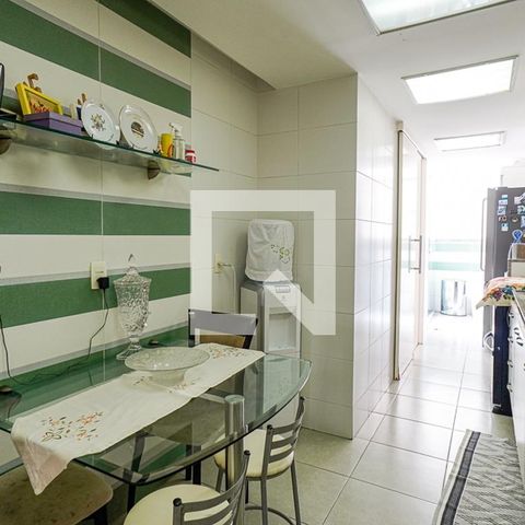 Apartamento à venda com 216m², 3 quartos e 2 vagas Apartamento à venda com 216m², 3 quartos e 2 vagasCozinha