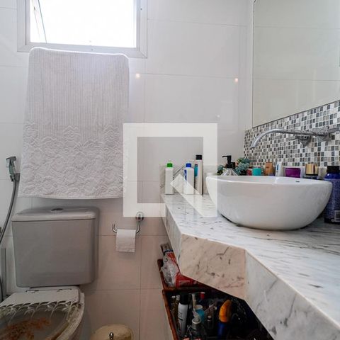 Apartamento à venda com 216m², 3 quartos e 2 vagas Apartamento à venda com 216m², 3 quartos e 2 vagasBanheiro da Suíte