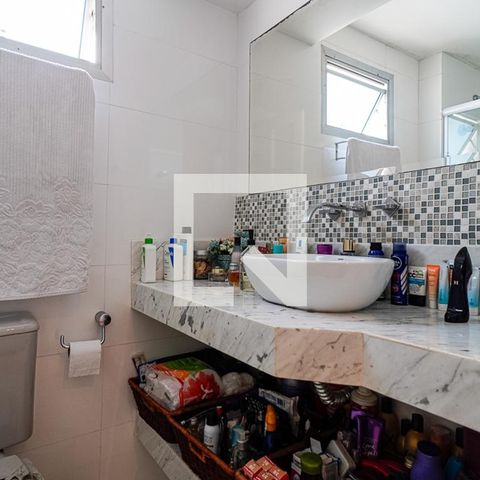 Apartamento à venda com 216m², 3 quartos e 2 vagas Apartamento à venda com 216m², 3 quartos e 2 vagasBanheiro da Suíte