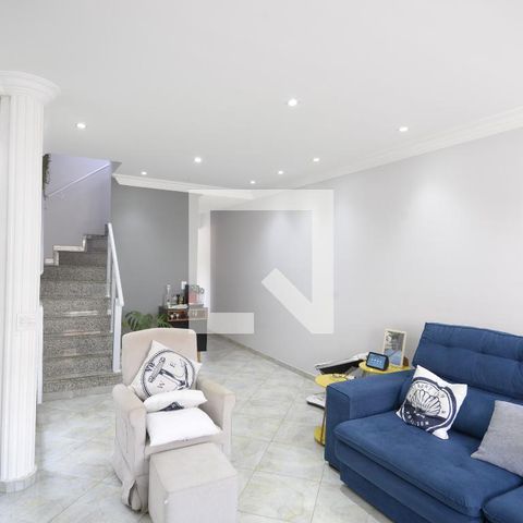Casa à venda com 195m², 4 quartos e 5 vagasSala