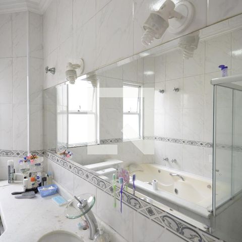 Casa à venda com 195m², 4 quartos e 5 vagasSuíte 3