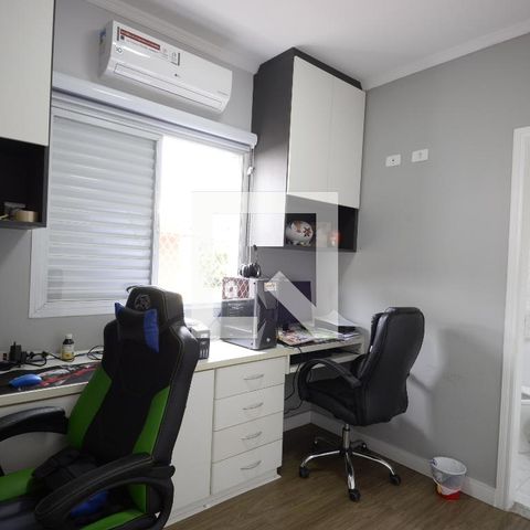 Casa à venda com 195m², 4 quartos e 5 vagasSuíte 2