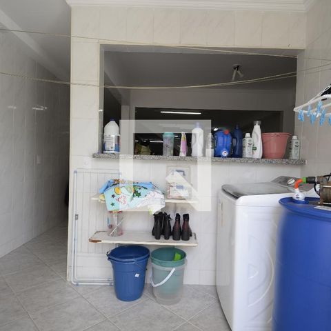Casa à venda com 195m², 4 quartos e 5 vagasÁrea de Serviço