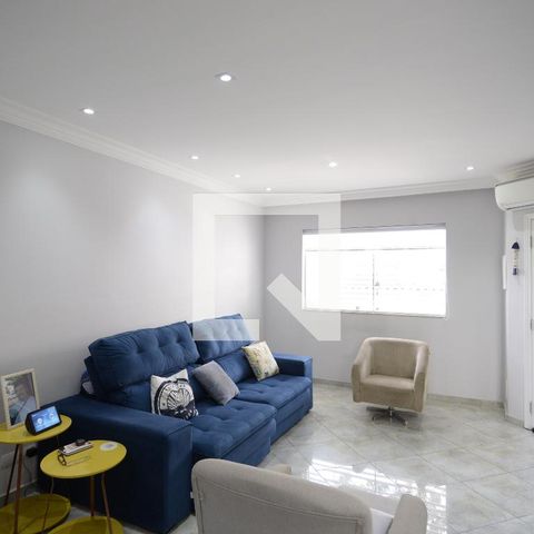 Casa à venda com 195m², 4 quartos e 5 vagasSala