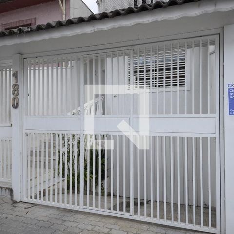Casa à venda com 195m², 4 quartos e 5 vagasFachada