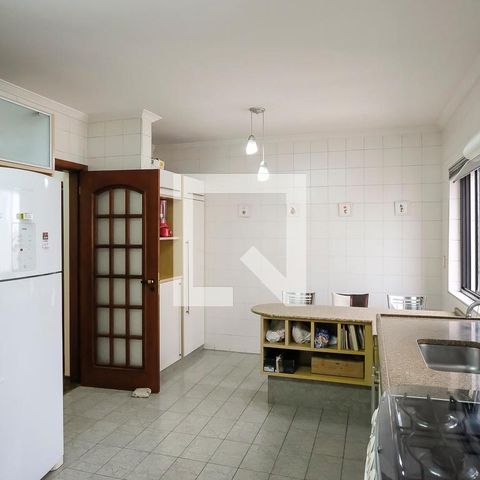 Apartamento à venda com 140m², 3 quartos e 2 vagasCozinha