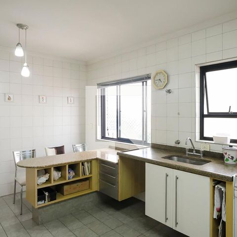 Apartamento à venda com 140m², 3 quartos e 2 vagasCozinha