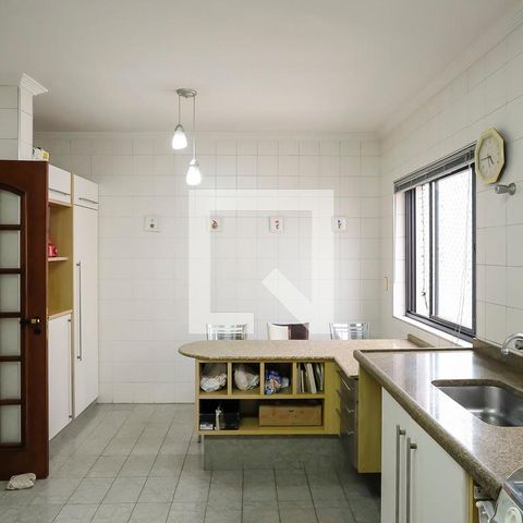 Apartamento à venda com 140m², 3 quartos e 2 vagasCozinha