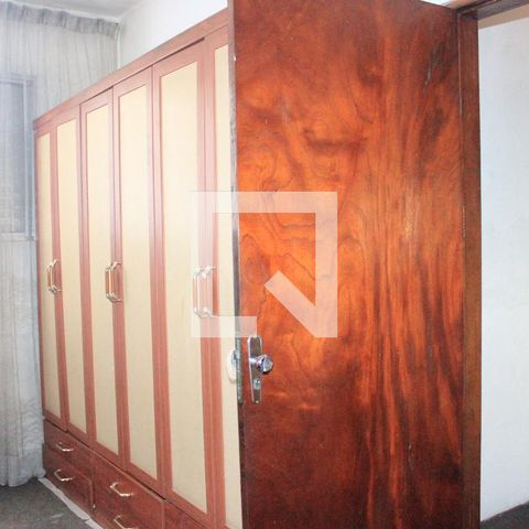 Casa à venda com 200m², 4 quartos e 3 vagasCloset/quarto