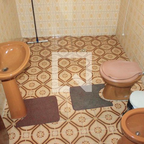Casa à venda com 200m², 4 quartos e 3 vagasBanheiro 1