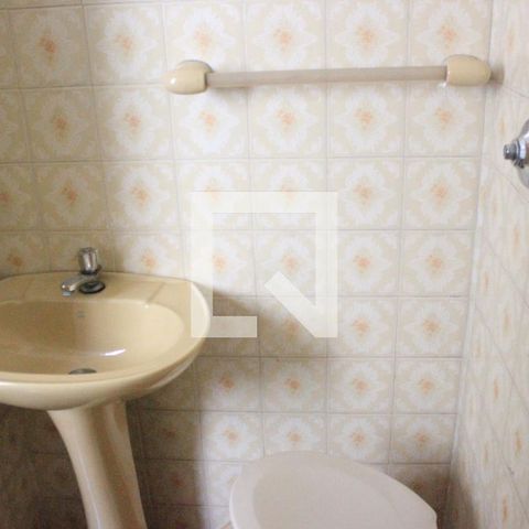 Casa à venda com 200m², 4 quartos e 3 vagasBanheiro da Suíte