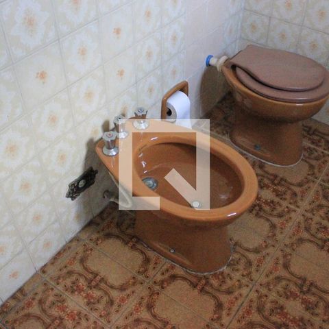 Casa à venda com 200m², 4 quartos e 3 vagasBanheiro 4