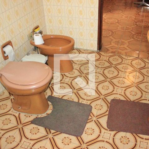 Casa à venda com 200m², 4 quartos e 3 vagasBanheiro 1
