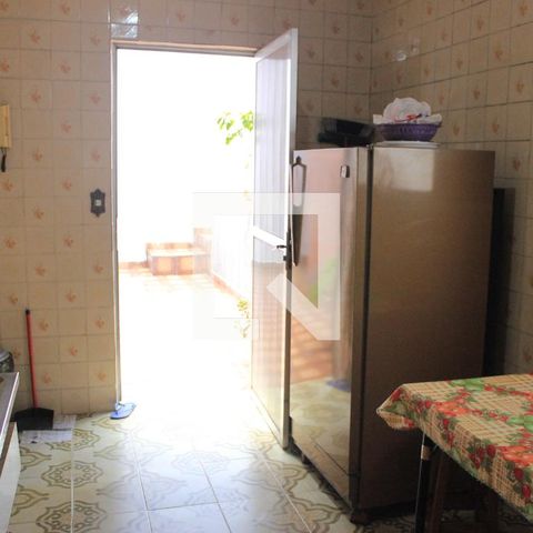 Casa à venda com 200m², 4 quartos e 3 vagasCozinha