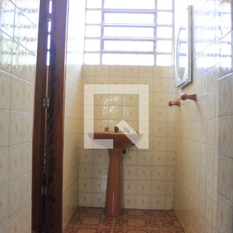 Casa à venda com 200m², 4 quartos e 3 vagasBanheiro 4
