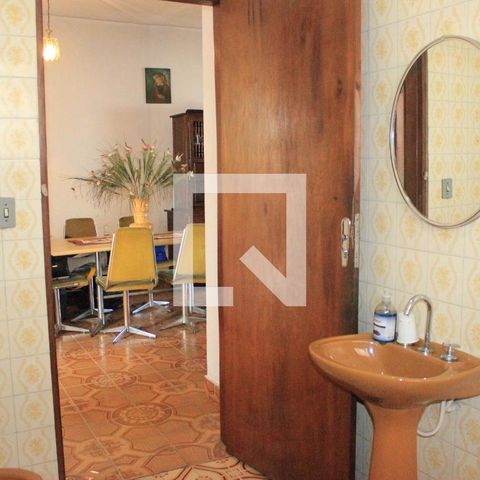 Casa à venda com 200m², 4 quartos e 3 vagasBanheiro 1