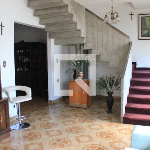 Casa à venda com 200m², 4 quartos e 3 vagasSala