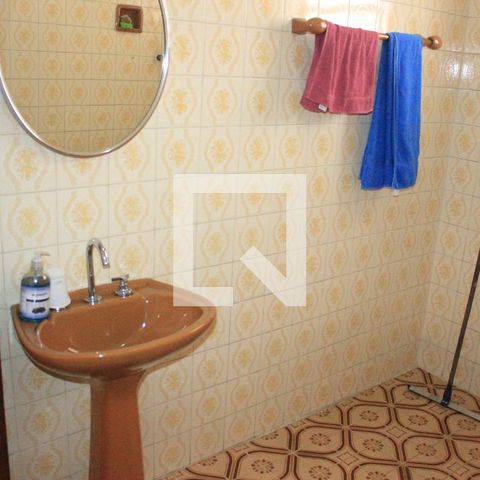 Casa à venda com 200m², 4 quartos e 3 vagasBanheiro 1