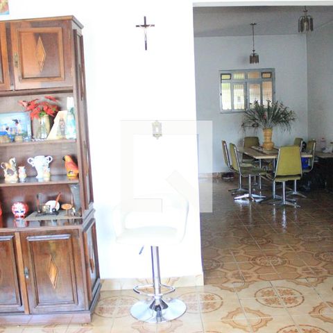 Casa à venda com 200m², 4 quartos e 3 vagasSala