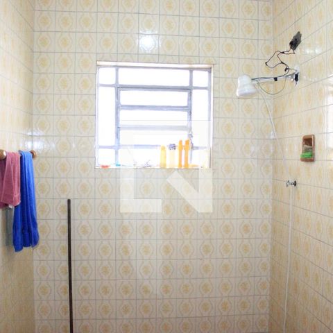 Casa à venda com 200m², 4 quartos e 3 vagasBanheiro 1