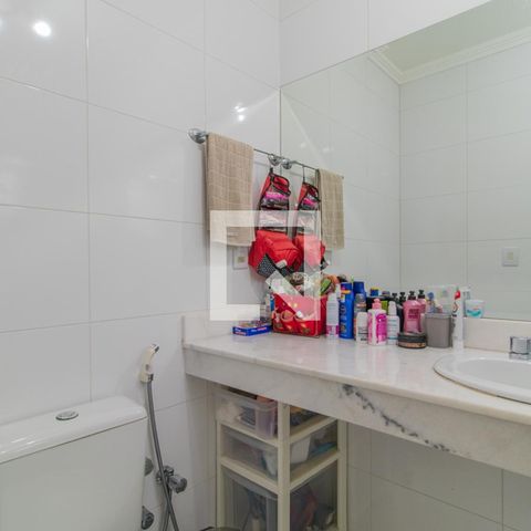 Casa de condomínio à venda com 270m², 5 quartos e 2 vagasBanheiro 2