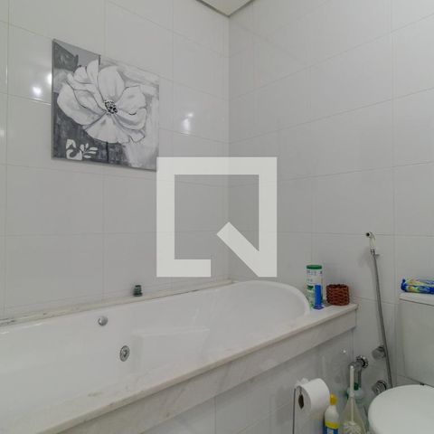 Casa de condomínio à venda com 270m², 5 quartos e 2 vagasBanheiro 1