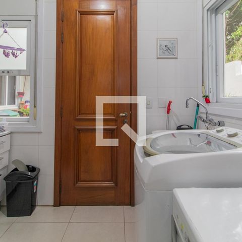 Casa de condomínio à venda com 270m², 5 quartos e 2 vagasÁrea de Serviço
