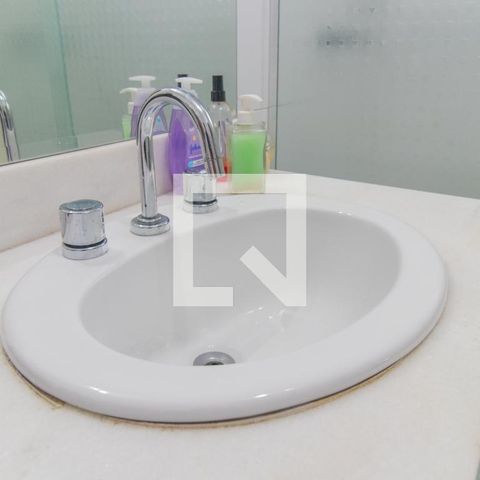 Casa de condomínio à venda com 270m², 5 quartos e 2 vagasBanheiro 2