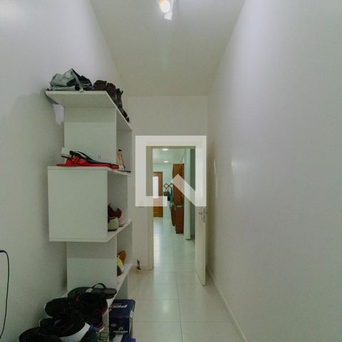 Casa de condomínio à venda com 270m², 5 quartos e 2 vagasCorredor