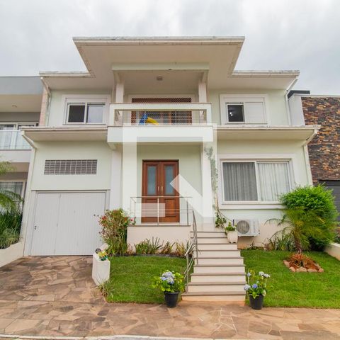 Casa de condomínio à venda com 270m², 5 quartos e 2 vagasFachada
