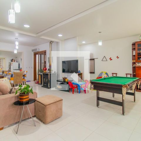 Casa de condomínio à venda com 270m², 5 quartos e 2 vagasSala