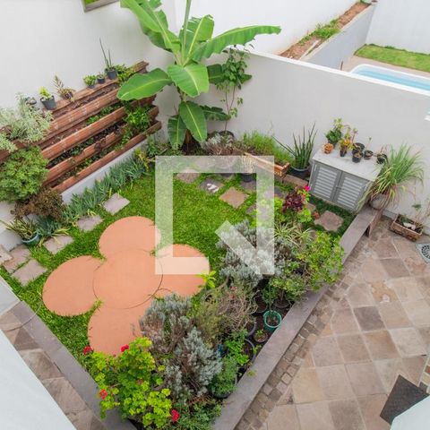 Casa de condomínio à venda com 270m², 5 quartos e 2 vagasQuintal