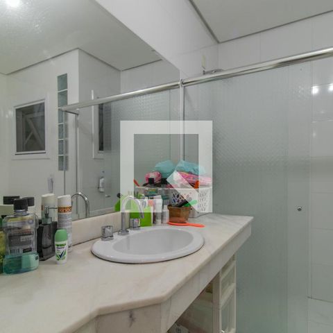 Casa de condomínio à venda com 270m², 5 quartos e 2 vagasBanheiro 1