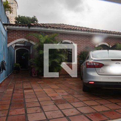 Casa à venda com 400m², 6 quartos e 3 vagasFachada