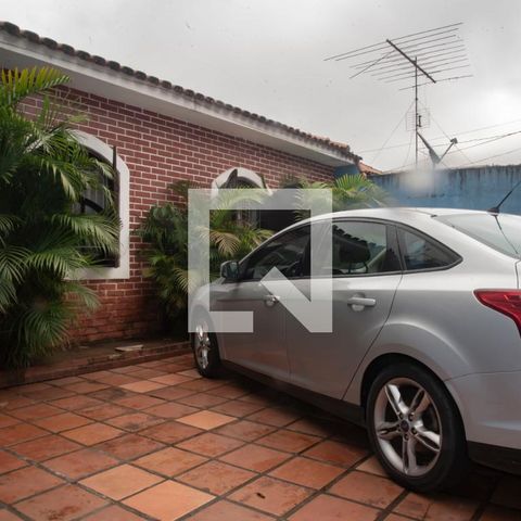 Casa à venda com 400m², 6 quartos e 3 vagasGaragem/Frente
