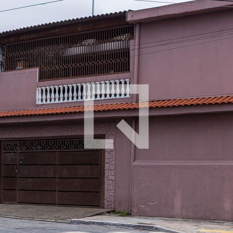 Casa à venda com 120m², 3 quartos e 2 vagas Casa à venda com 120m², 3 quartos e 2 vagasFachada