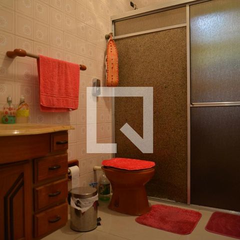 Casa para alugar com 196m², 4 quartos e 2 vagasBanheiro Social