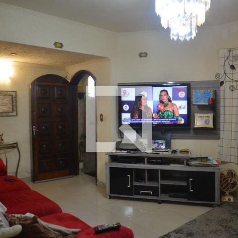 Casa para alugar com 196m², 4 quartos e 2 vagasSala